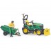 Bruder Bworld John Deere -ruohotraktori perävaunulla 62104